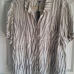 Casual Short-Sleeve Button-Down Shirt in Gray Zebra Stripe